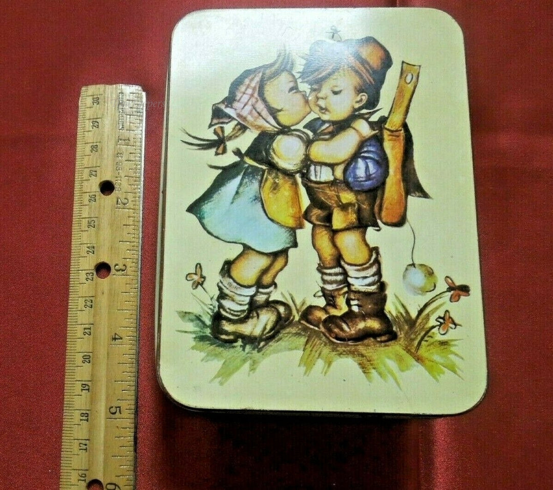 q784 Vintage Made In Hong Kong Giftco Inc. Small Square Hummel Tin Kitschy Decor