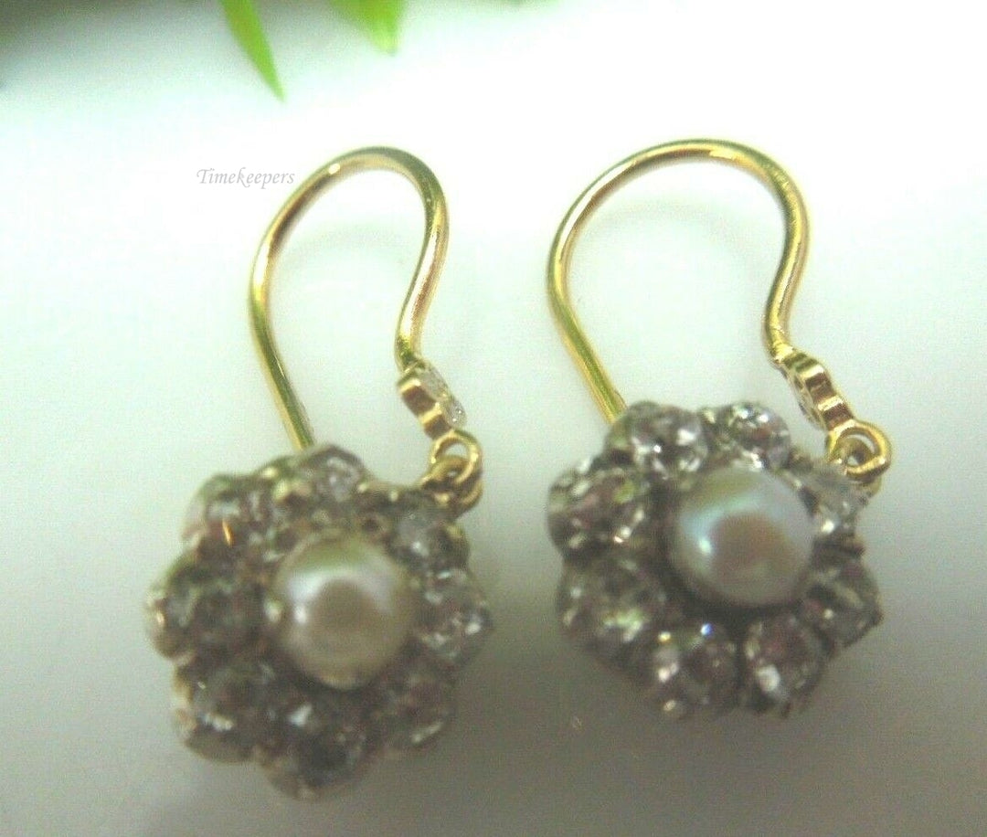 q516 Lovely Pair of 14kt Yellow Gold Pearl Diamond 0.39cts Dangle Earrings