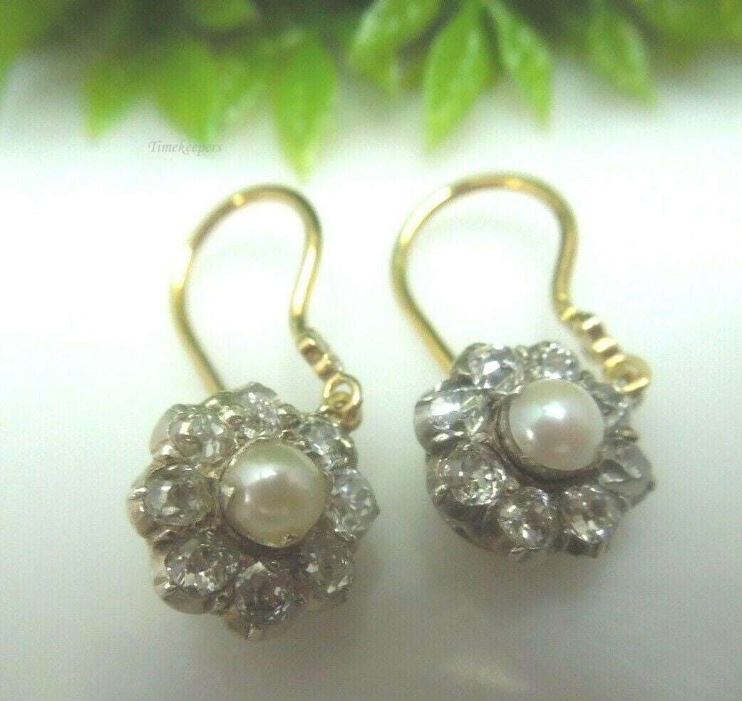 q516 Lovely Pair of 14kt Yellow Gold Pearl Diamond 0.39cts Dangle Earrings