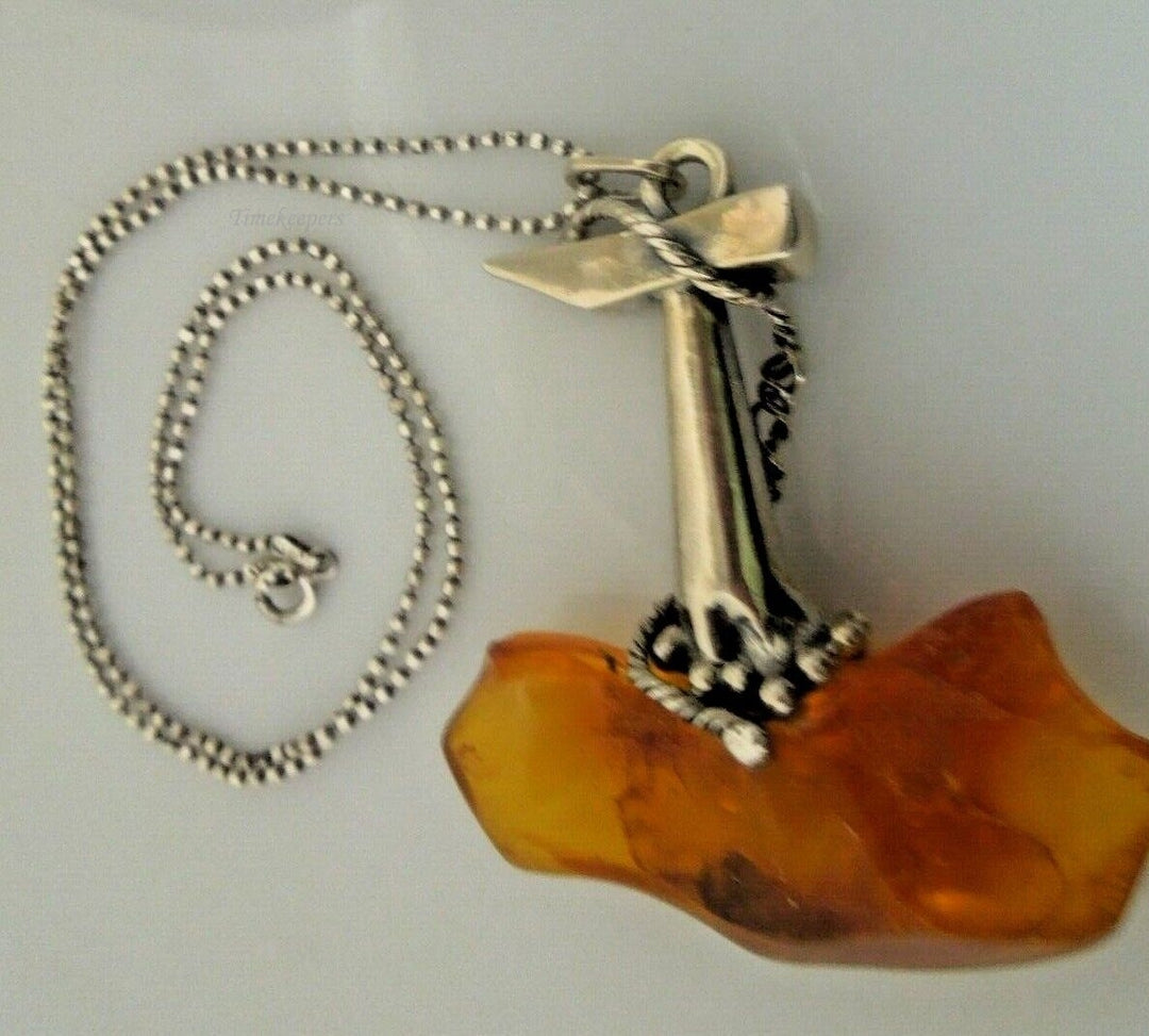 r872 Vintage Sterling Silver Chain Italy and  Baltic Amber Pendant Necklace 22"