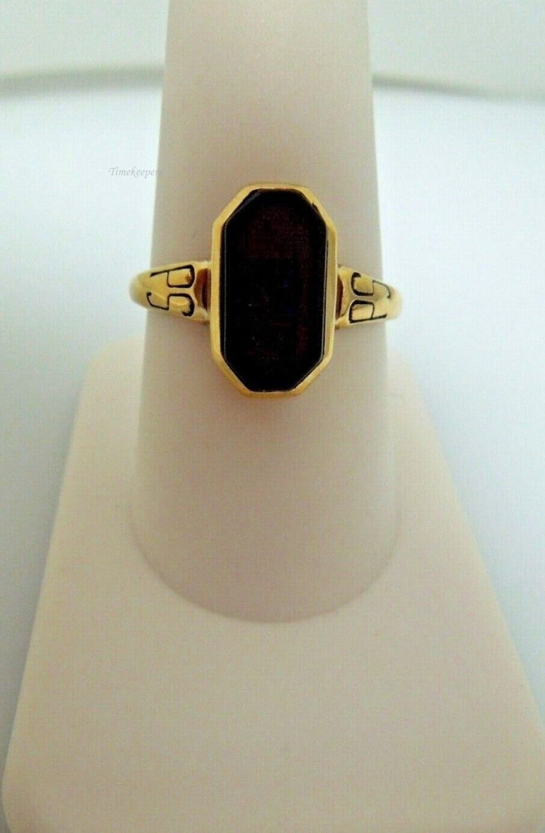 s057 10kt Yellow Gold Onyx Ring Size  8 3/4(US) Signed ,3.3g