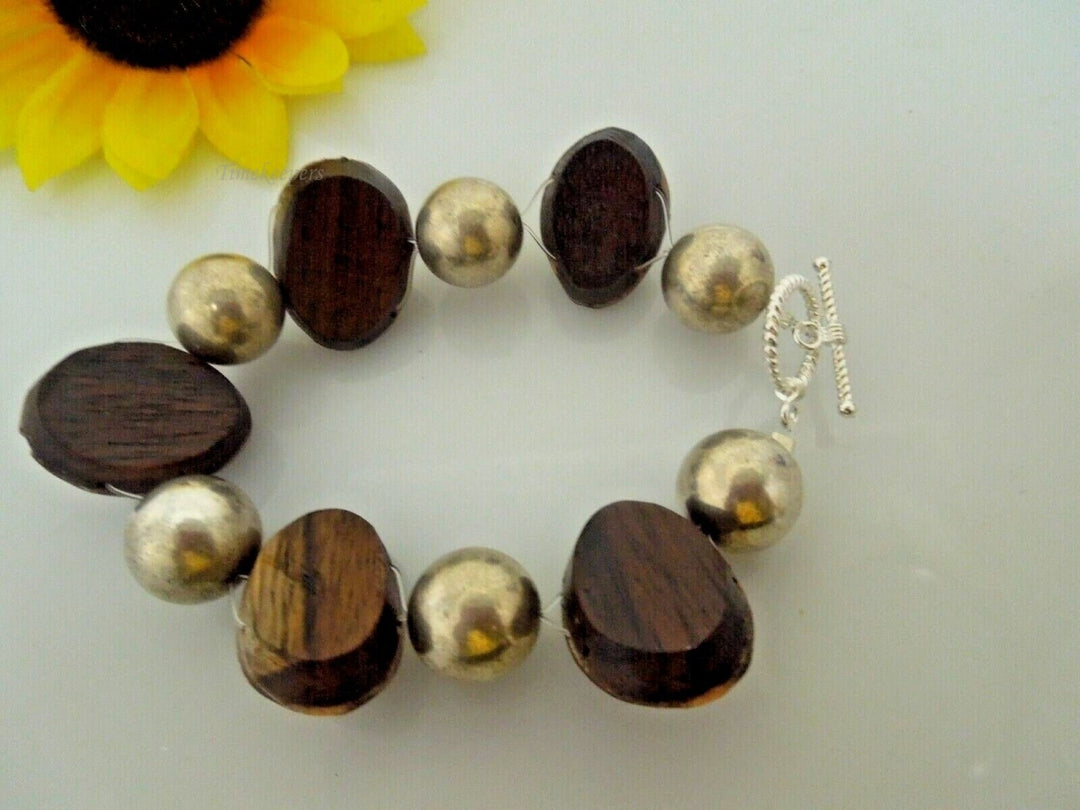 r824 Vintage Handmade Brown White Shell Wood Mounted SS Balls Bracelet Toggle Closure