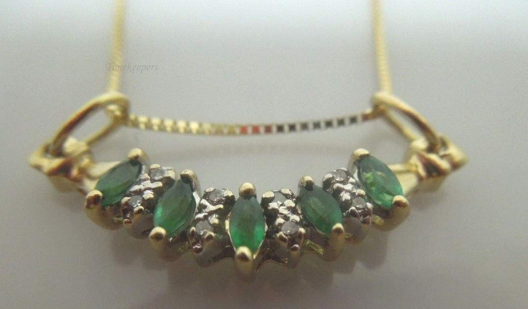 r873 Beautiful 14kt Yellow Gold Emerald Diamond .04 cts Necklace 18" Signed 4.5g