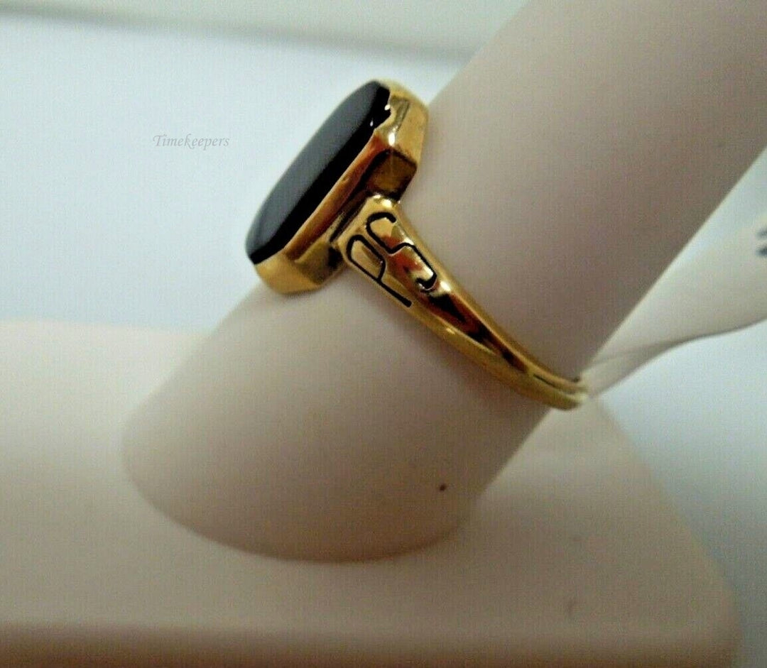 s057 10kt Yellow Gold Onyx Ring Size  8 3/4(US) Signed ,3.3g