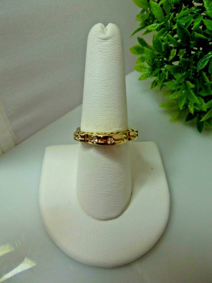 q697 14kt Yellow Gold Diamond .05 cts Size 8 (USA) Ring 3.8 g