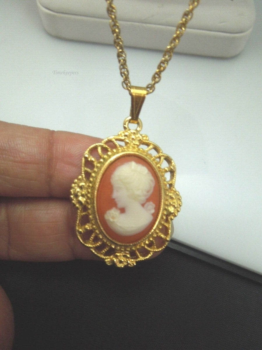 r359 Vintage Gold plated Cameo Pendant with Chain Necklace and Earrings Set