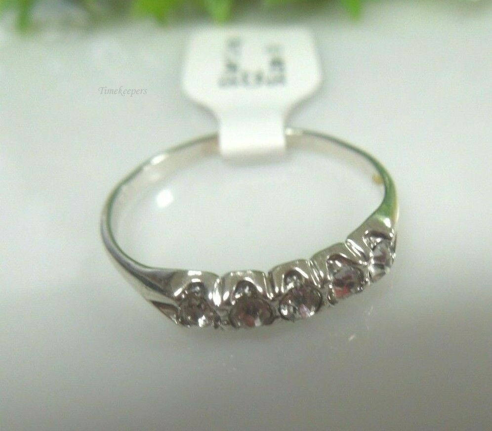 q708 Sterling Silver Cubic Zirconia Size 8 Ring 1.4 grams