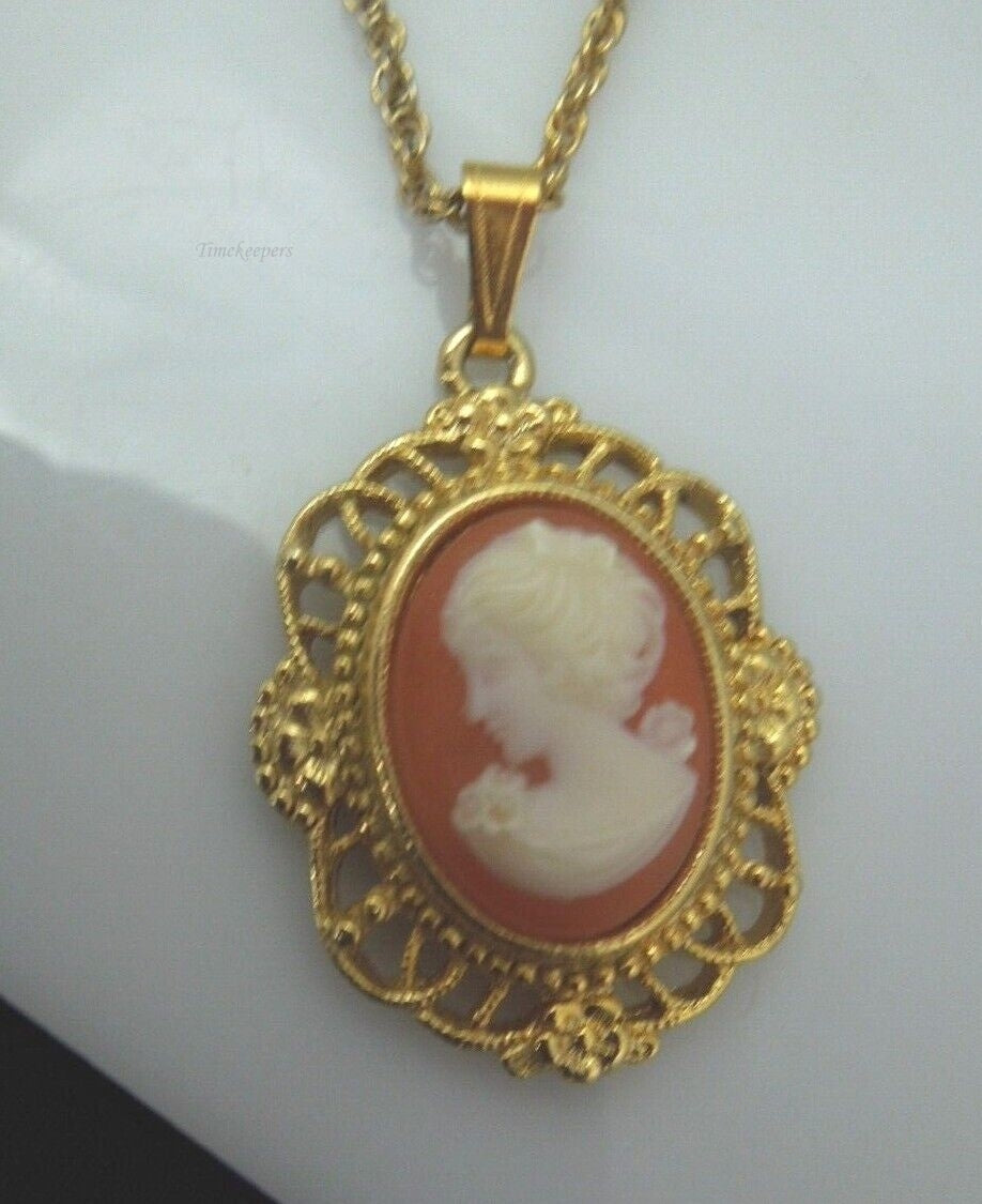 r359 Vintage Gold plated Cameo Pendant with Chain Necklace and Earrings Set