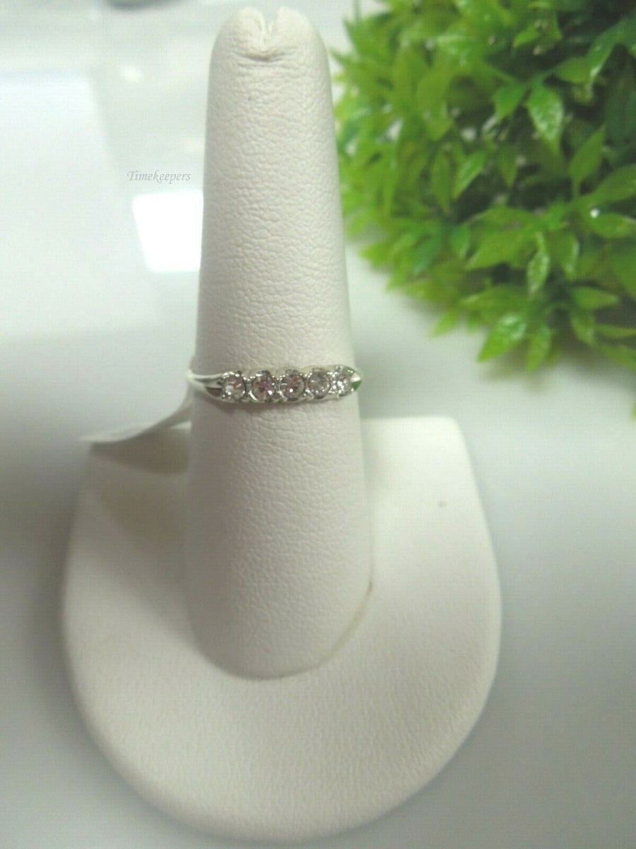 q708 Sterling Silver Cubic Zirconia Size 8 Ring 1.4 grams