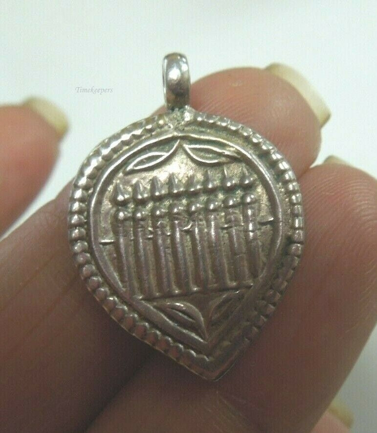 q978 Vintage Antique Silver Tone Pendant Rare