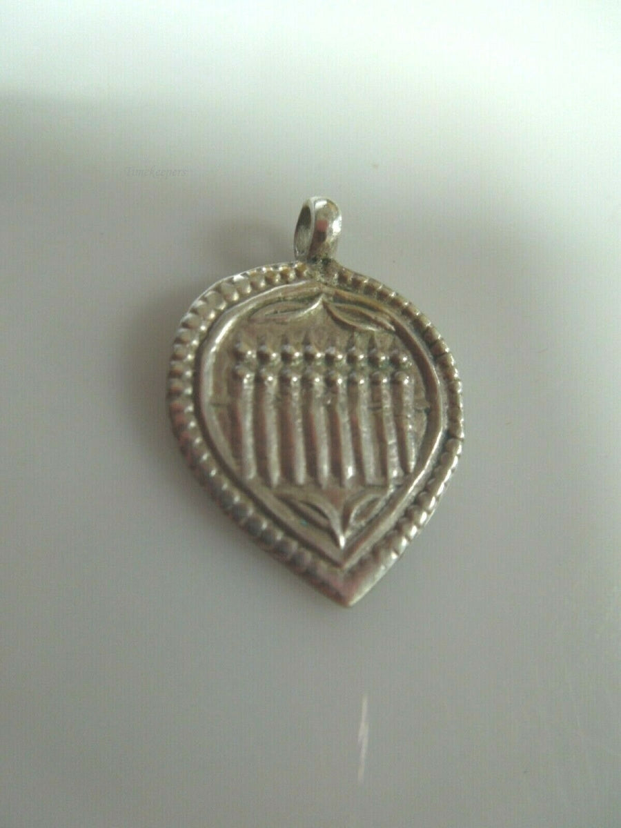 q978 Vintage Antique Silver Tone Pendant Rare