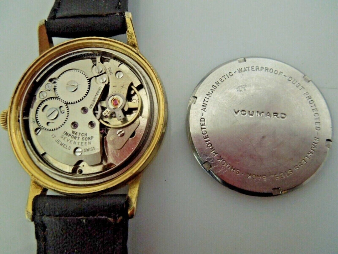 s232 Vintage VOUMARD 17 Jewels INCABLOC Men's Watch Swiss Made