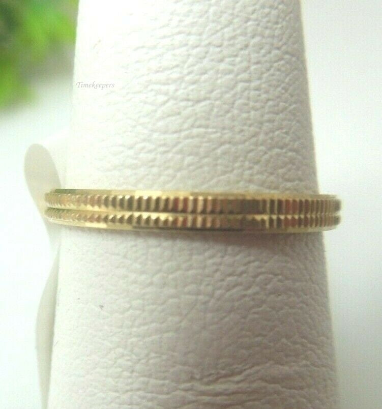 q562 Gorgeous 14kt Yellow Gold Size 5.5 (USA) Wedding Band Ring