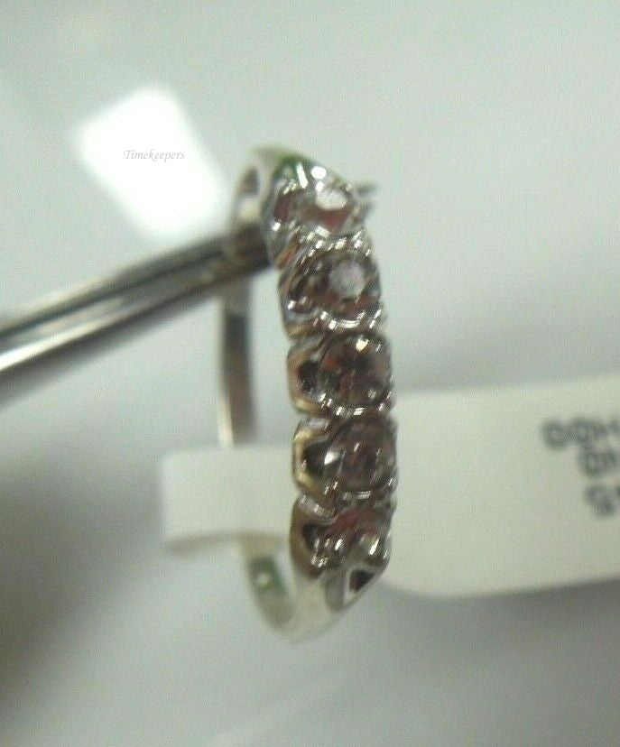 q708 Sterling Silver Cubic Zirconia Size 8 Ring 1.4 grams