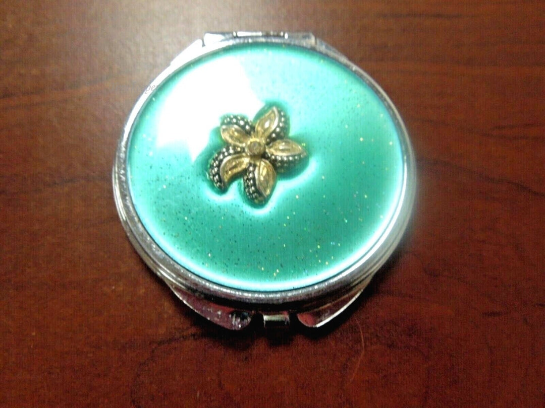 r294 Folding Compact Double Mirror Make Up Silvertone Flower Engraved