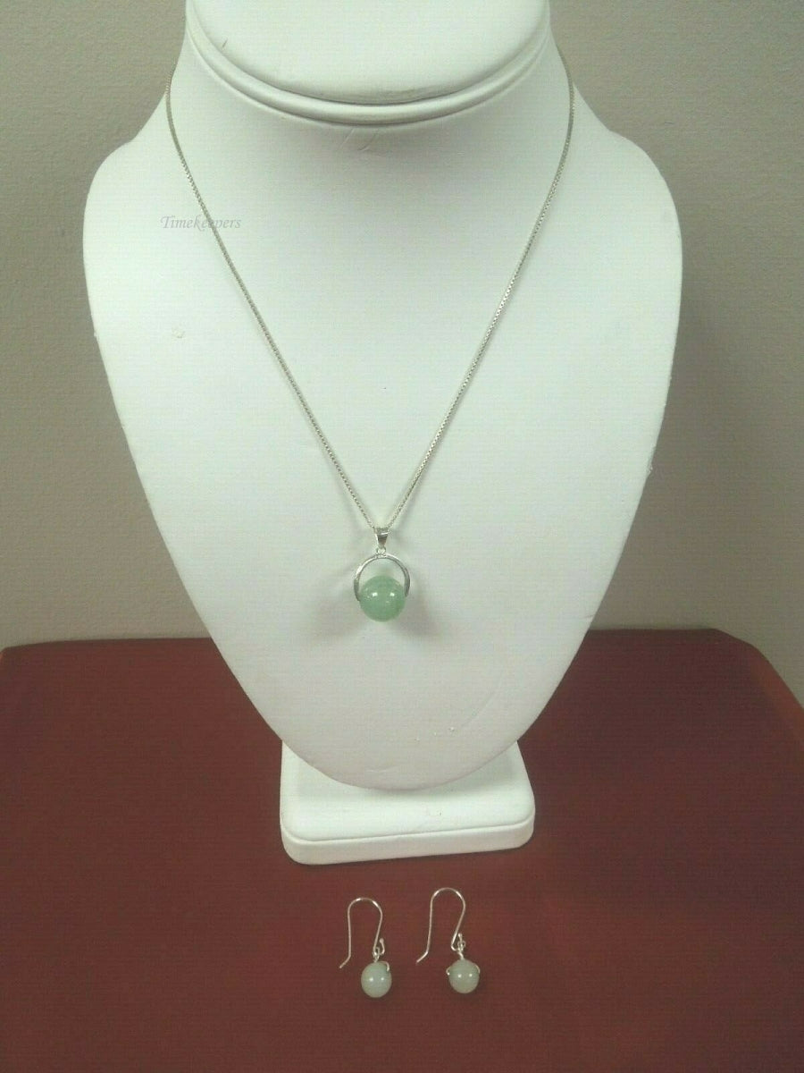 q783 Beautiful Sterling Silver Necklace with Aventurine Gemstone Pendant and Dangle Earrings Signed