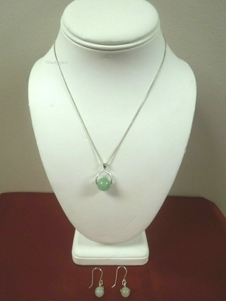 q783 Beautiful Sterling Silver Necklace with Aventurine Gemstone Pendant and Dangle Earrings Signed