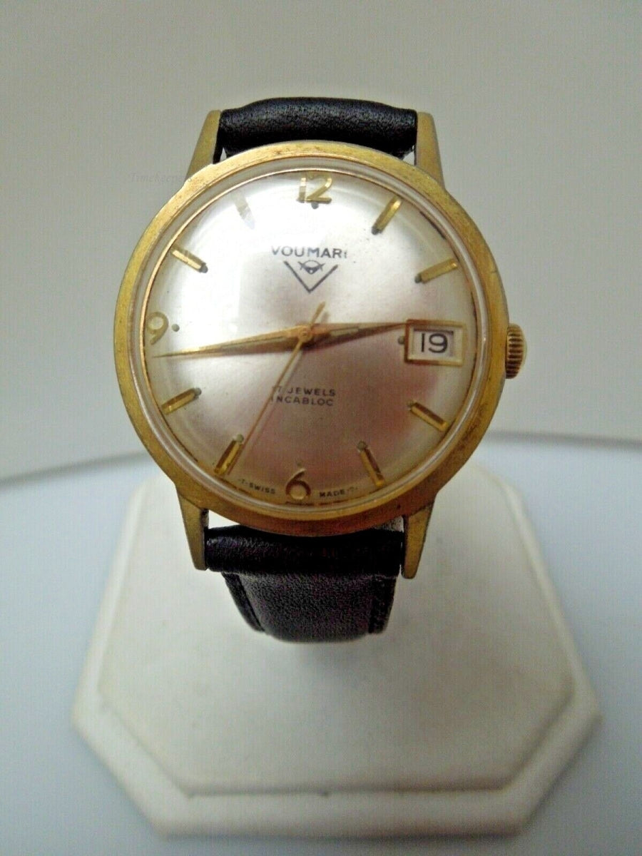 s232 Vintage VOUMARD 17 Jewels INCABLOC Men's Watch Swiss Made