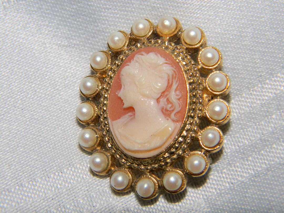 j551 Beautiful Retro Gold Tone Cameo Brooch with Faux Pearls