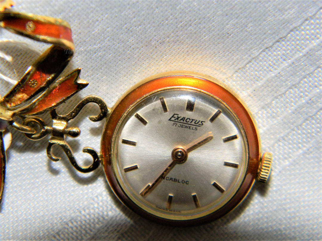 j560 Vintage Exactus Enamel 18kt Yellow Gold Lapel Brooch Watch
