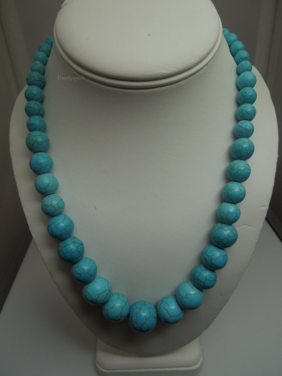 q261 Vintage Dyed Graduated Beaded Necklace 18"