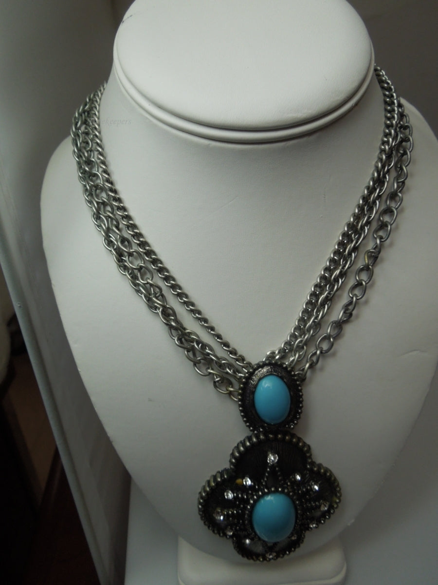 q295 Vintage Beautiful Silver Tone 3 Strands and Big Pendant Necklace 24"