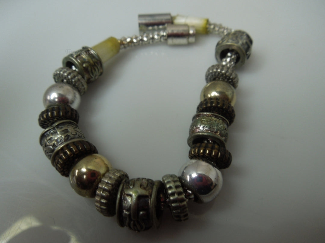 q300 Vintage Silver Tone Beautiful Bracelet 7"