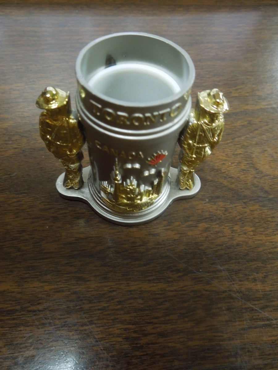 r588 Vintage Canada Souvenir Toothpick holder