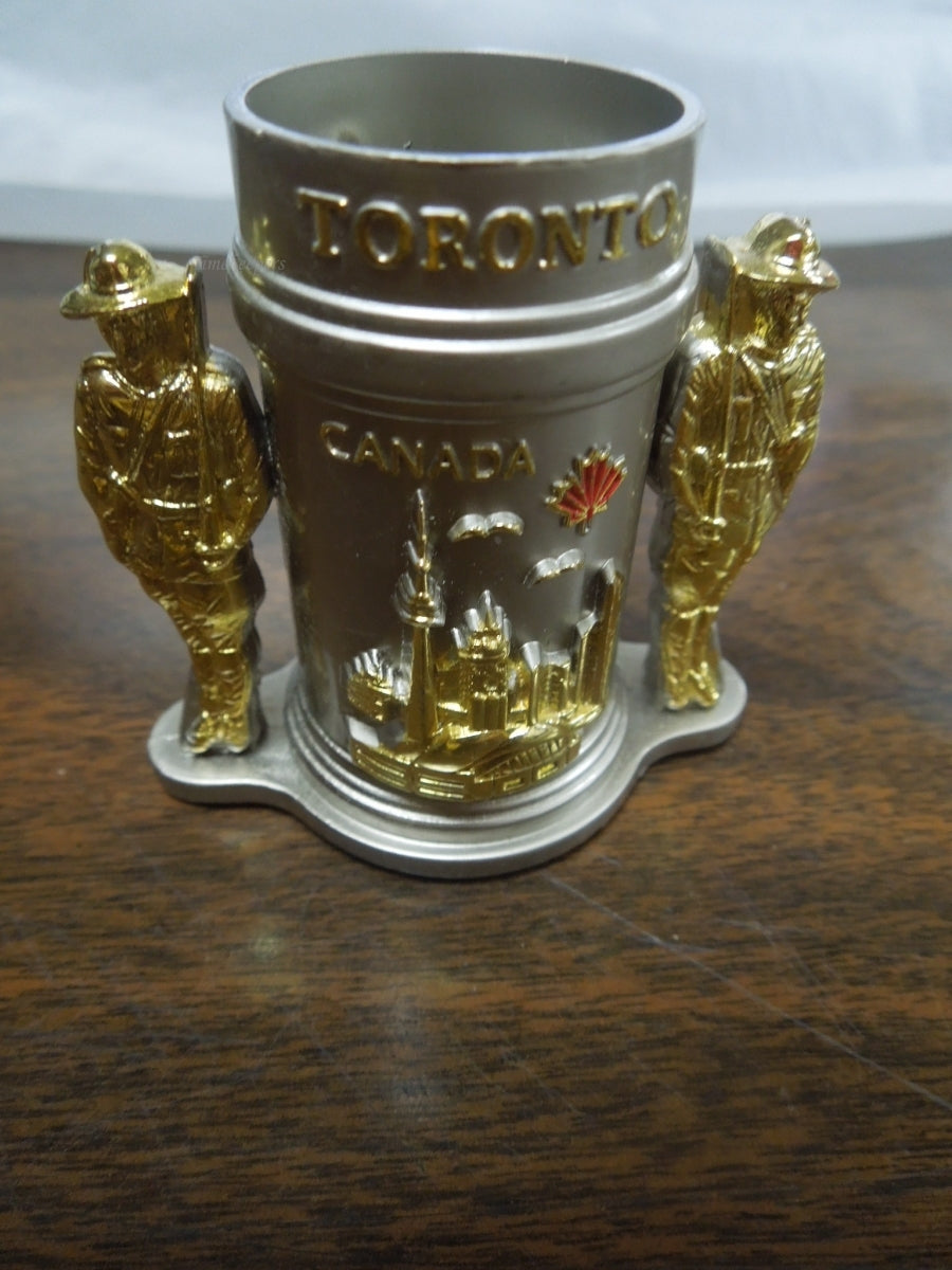 r588 Vintage Canada Souvenir Toothpick holder