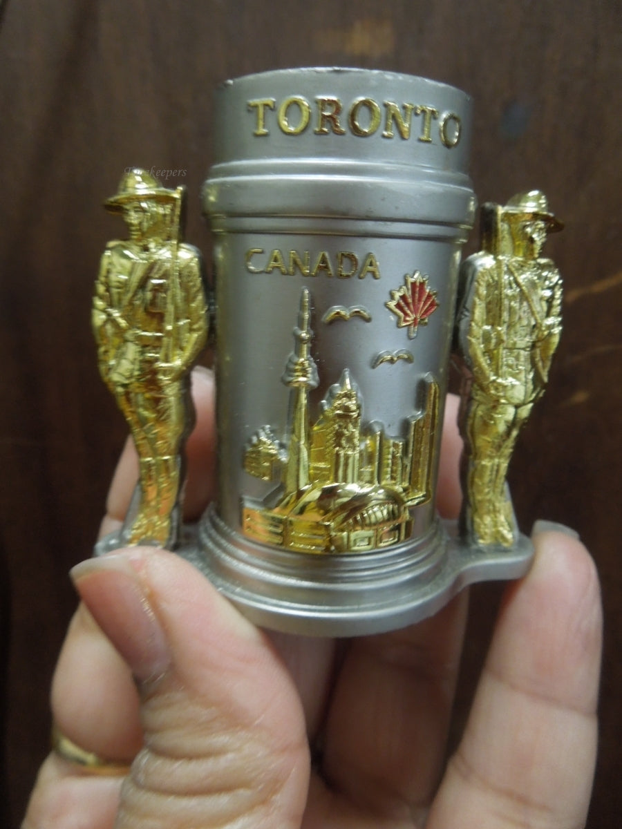 r588 Vintage Canada Souvenir Toothpick holder