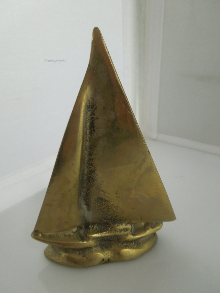 r589 Vintage Small 4.5" Solid brass Nautical Sailboat Paperweight figurine sail boat