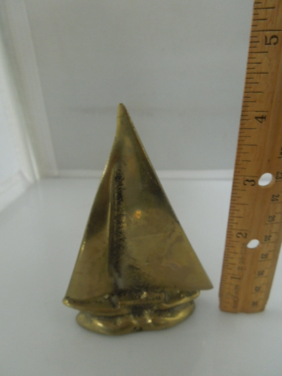 r589 Vintage Small 4.5" Solid brass Nautical Sailboat Paperweight figurine sail boat