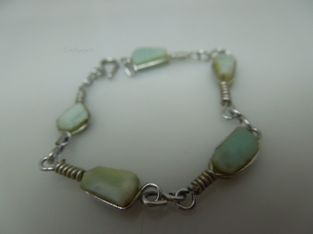 q328 Beautiful Sleek Design Bracelet Size 5.5"