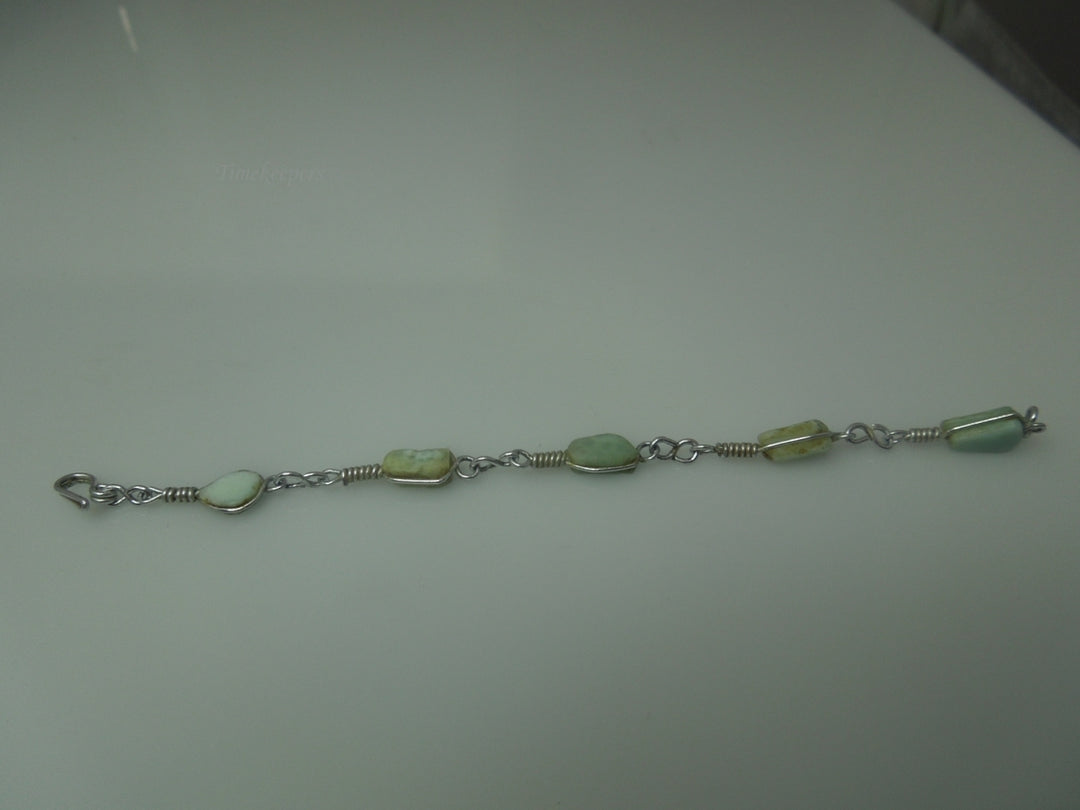 q328 Beautiful Sleek Design Bracelet Size 5.5"