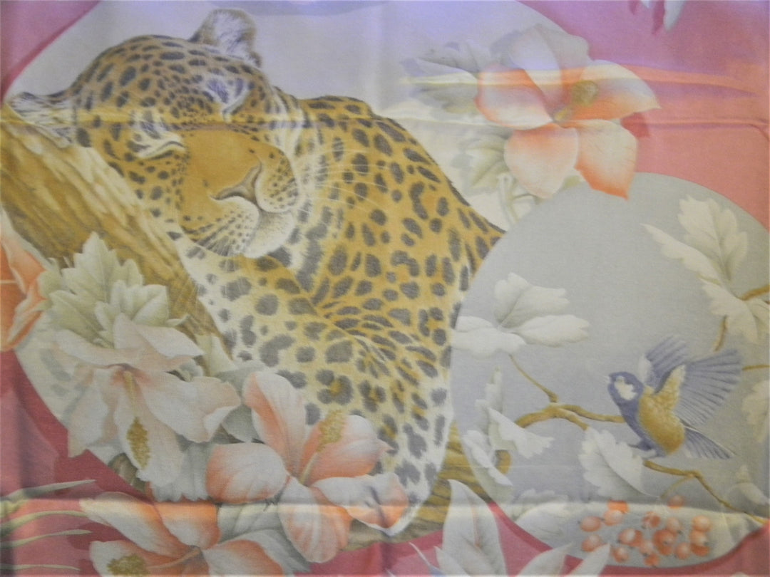 h732 Vintage Rare Salvatore Ferragamo 100% Silk Scarf in Box