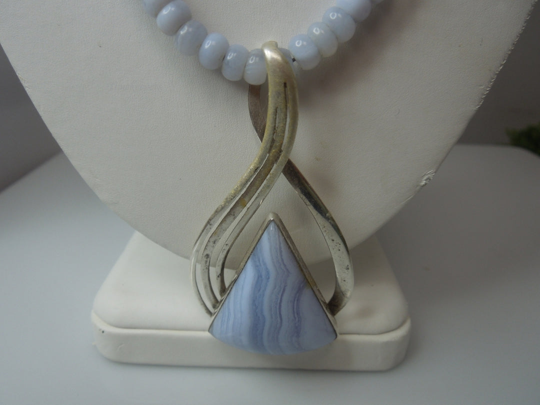 q344 Beautiful Blue Lace Agate Beads with Sterling Silver Clasp and Pendant