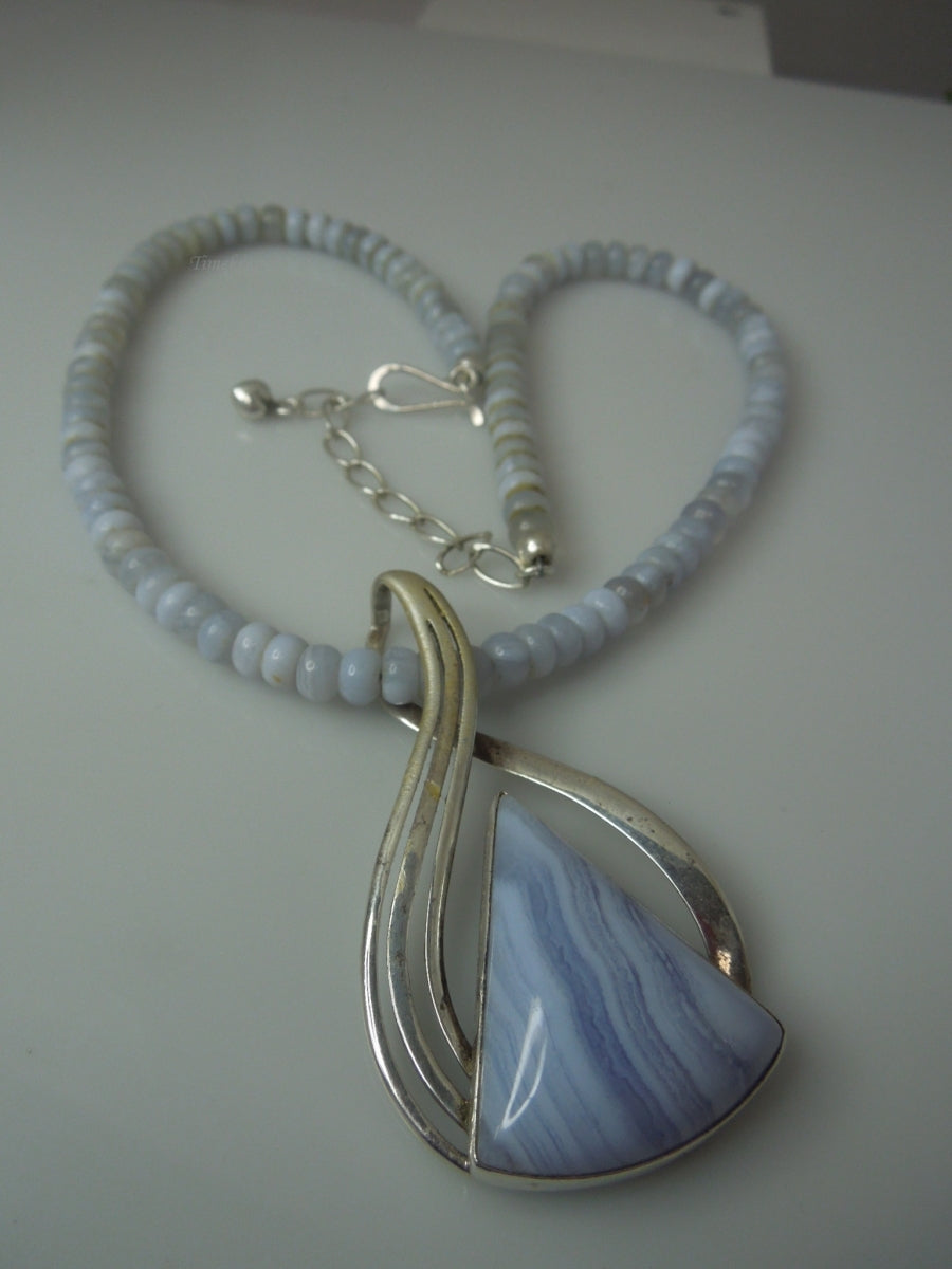 q344 Beautiful Blue Lace Agate Beads with Sterling Silver Clasp and Pendant