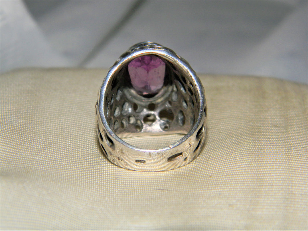 j594 Beautiful Vintage Sterling Silver Ring with Oval Purple Stone