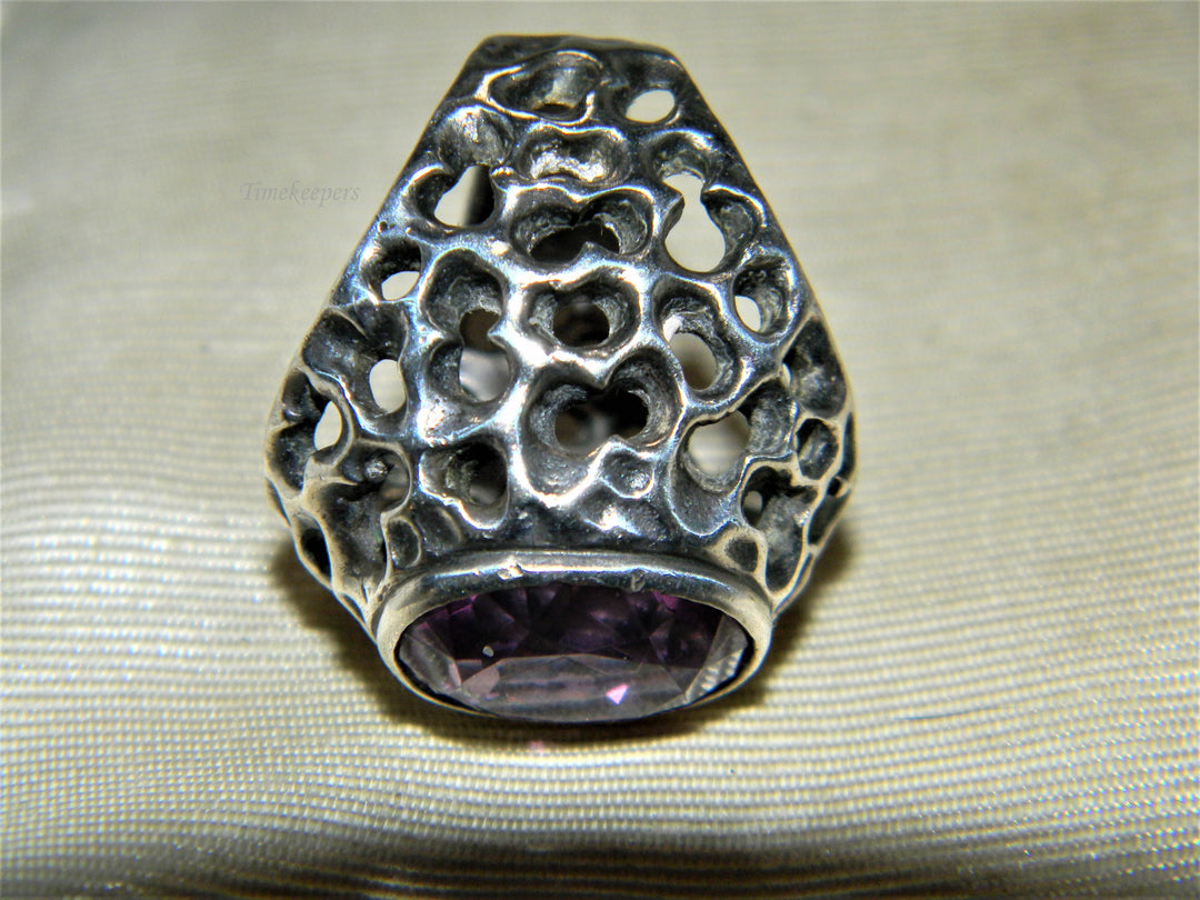 j594 Beautiful Vintage Sterling Silver Ring with Oval Purple Stone