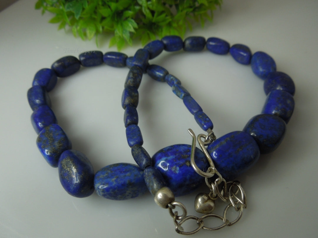 q354 Lapis lazuli Graduated Beads and Sterling Silver Clasp