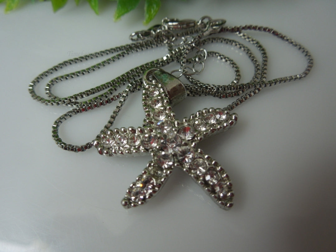 q384 Stunning Sterling Silver Chain and Star Fish Shaped Pendant