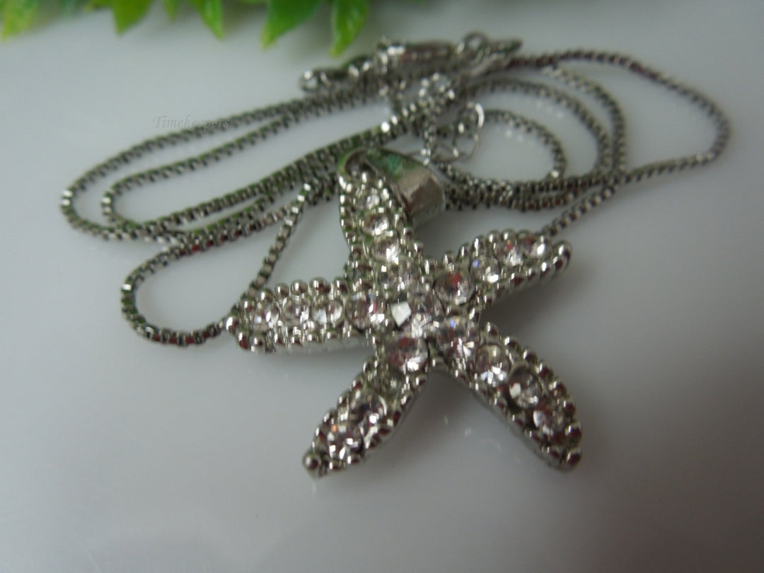 q384 Stunning Sterling Silver Chain and Star Fish Shaped Pendant