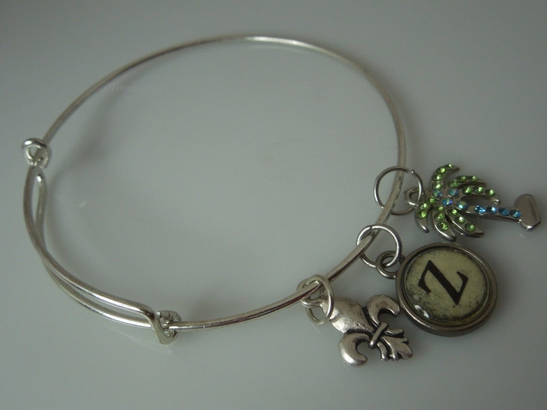 q388 Silver Tone Charms Bracelet Bangle Size  8"