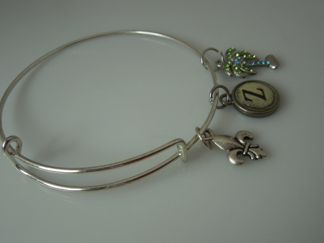 q388 Silver Tone Charms Bracelet Bangle Size  8"