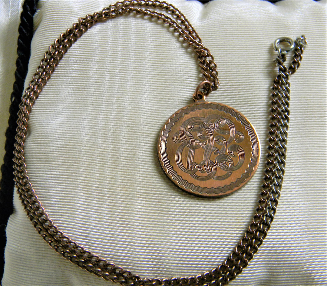 h766 Nice Vintage Copper Curb Link Necklace with Embossed Filigree Pendant