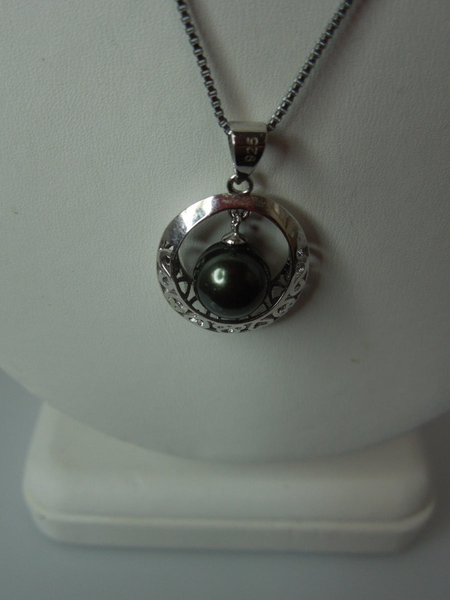 q408 Fabulous Sterling Silver Chain and Pendant Necklace