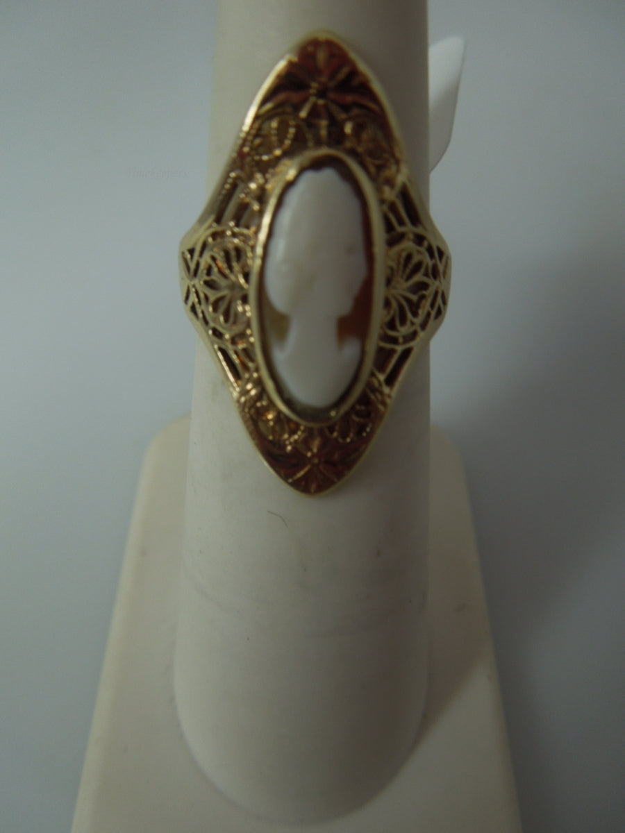 q414 Gorgeous 14 kt Yellow Gold Cameo Ring Size 4.5 (USA)