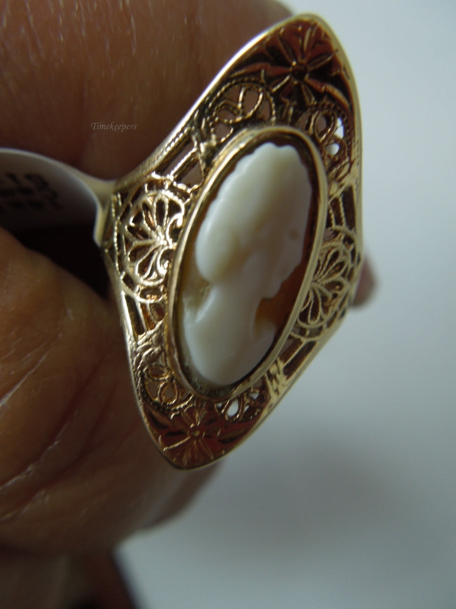 q414 Gorgeous 14 kt Yellow Gold Cameo Ring Size 4.5 (USA)