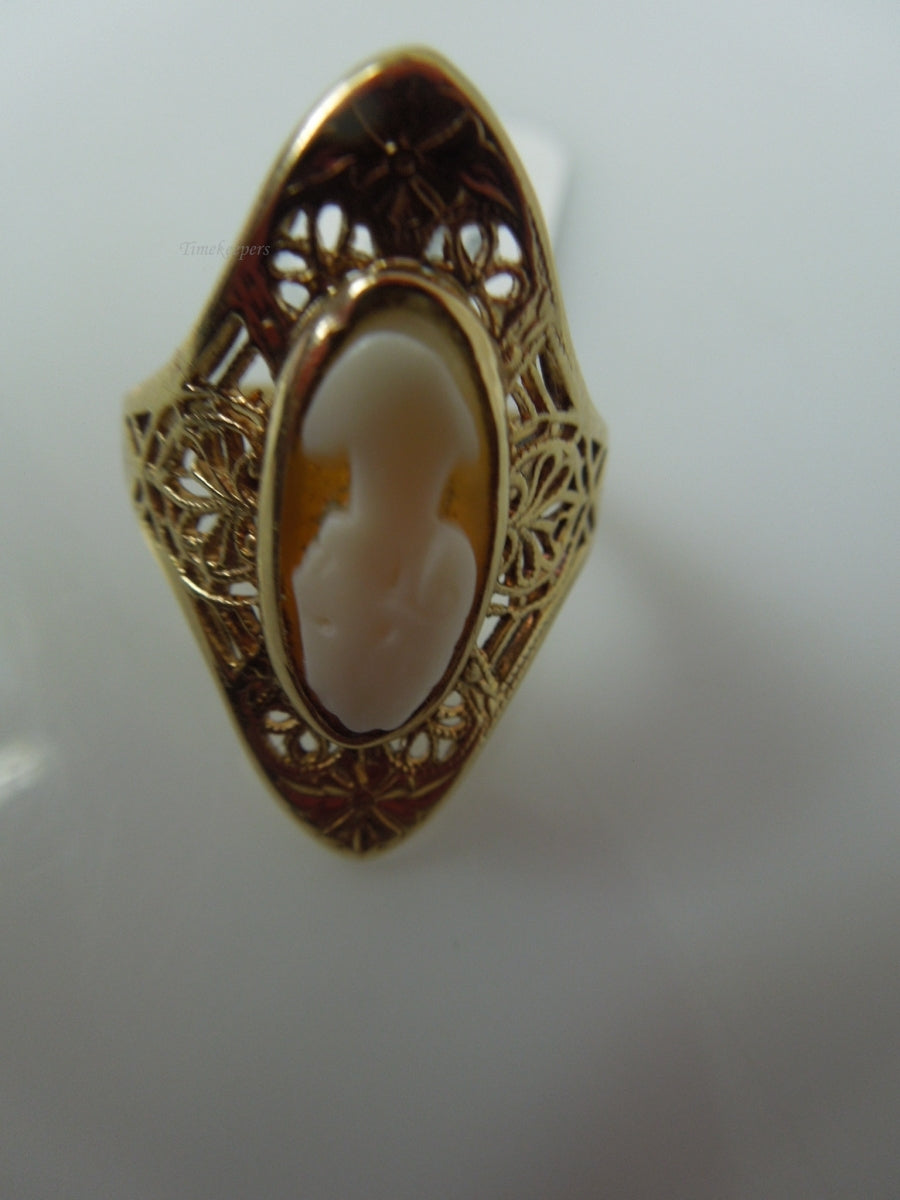 q414 Gorgeous 14 kt Yellow Gold Cameo Ring Size 4.5 (USA)