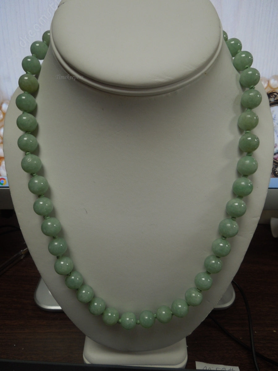 q424 Single Strand 8mm Natural Round Jade Necklace 20 inch Long with 14kt Yellow Gold Clasp